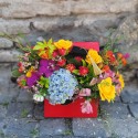 Aranjament floral în cutie de lemn cu capac